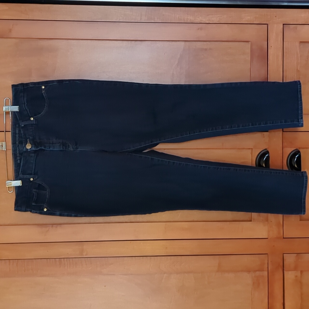 Chico's Sz 1 So Slimming Girlfriend Ankle